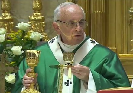 Pour ses 25 ans d'épiscopat, le Pape invite les cardinaux à se lever
